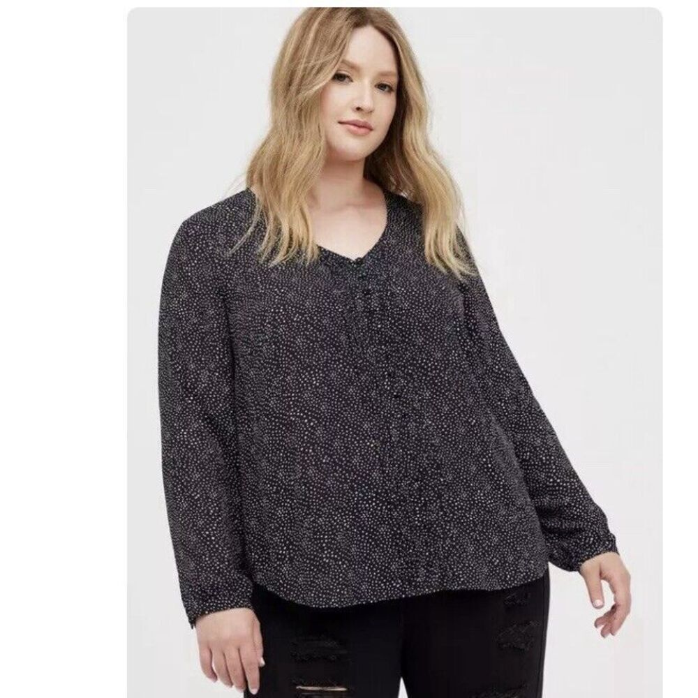 Torrid Black Polka Dot Georgette Pintuck Button-Front Blouse‎ Size 5X